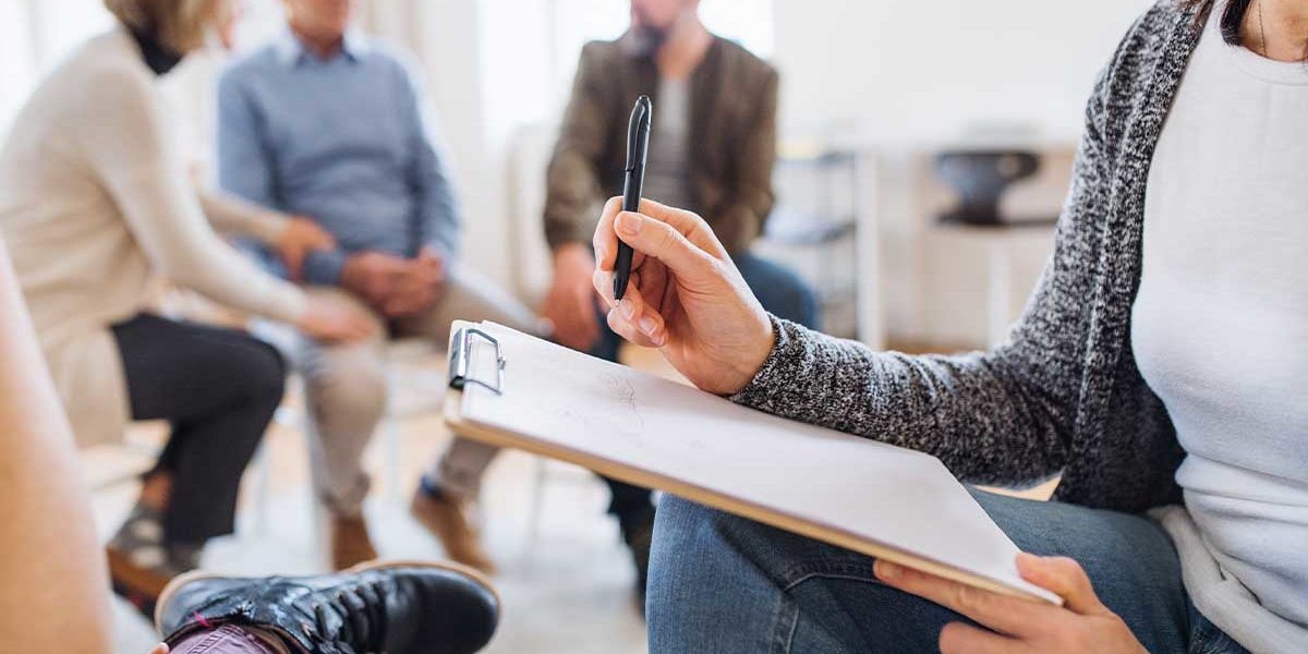 What to Expect in a Spokane Drug Rehab a person takes notes in spokane drug rehab