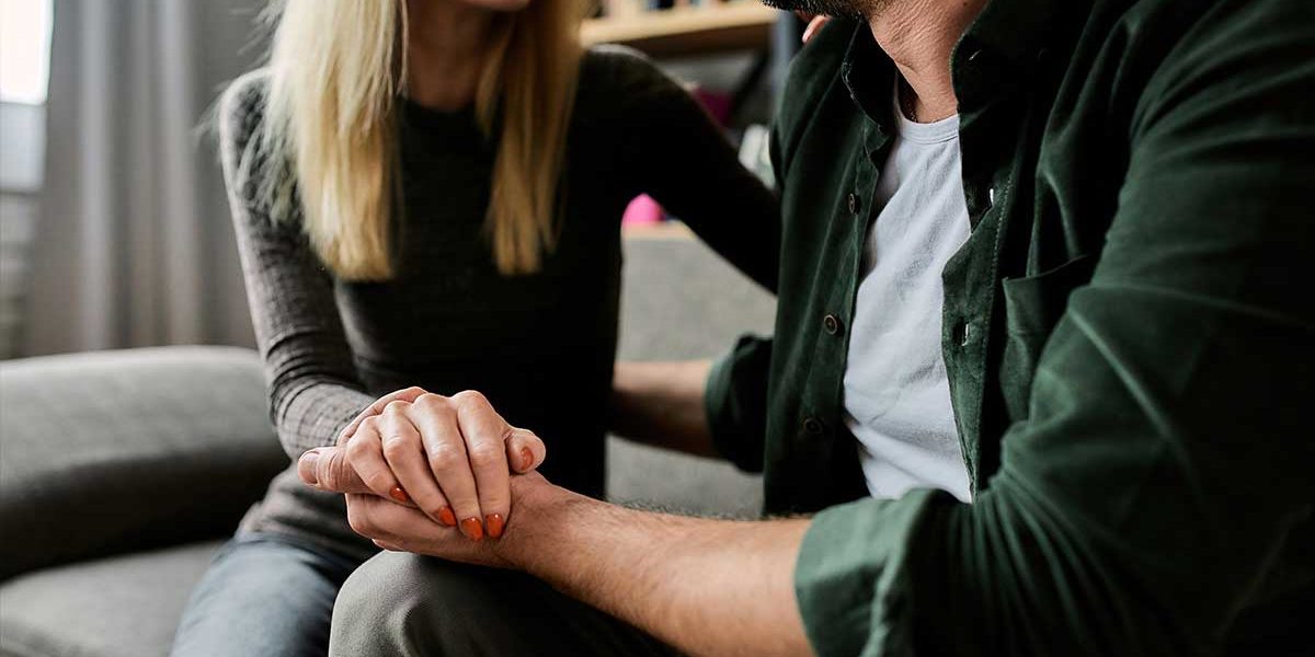 How-to-Support-a-Loved-One-in-Drug-Rehab a pair supports each other in drug rehab spokane