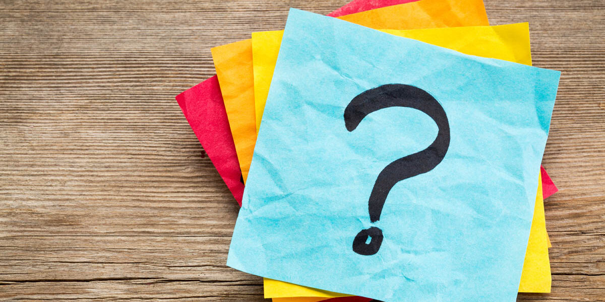 What Are AA Alternatives post it notes on a desk with a question mark as someone searches for aa alternatives